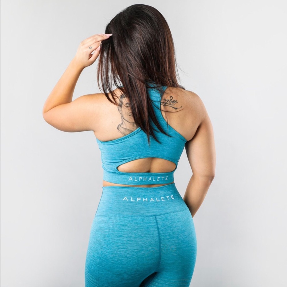 Alphalete Aero Bra - Picture 2 of 3
